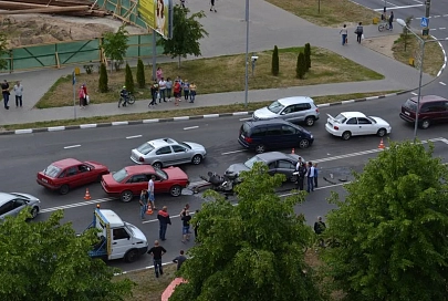 В Жлобине столкнулись четыре авто и подмяли мопед. Нетрезвый виновник аварии скрылся